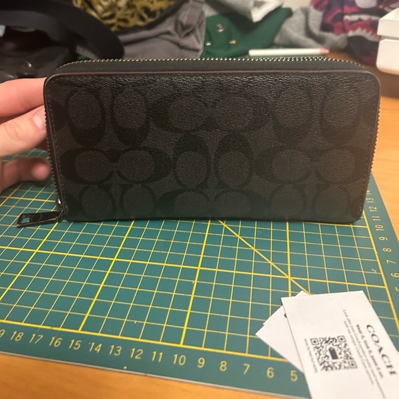 Coach monogram leather and canvas accordion wallet in black and grey - Picture 2 of 9